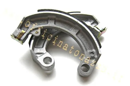 Coppia di ganasce freno posteriori Newfren GF0159, misura 150 x 24 mm, per Vespa 50, Primavera, ET3 e PK S prima serie senza frecce con tamburo compatibile.
