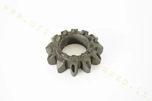 Ingranaggio avviamento CIF 5011 con 12 denti, 12 innesti e foro da 20,5 mm. Riferimento Piaggio 113526 per Vespa Largeframe compatibili.