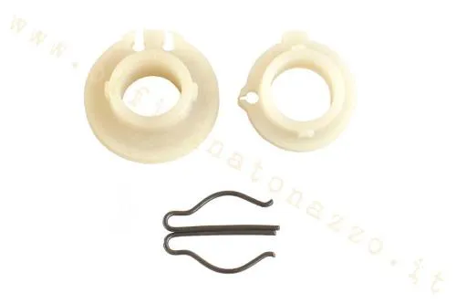 Kit pulegge con fermi per i comandi gas e cambio al manubrio Vespa PX. Verificare componenti, cavi e giochi prima del montaggio.