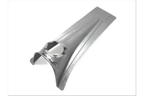 Nasello copristerzo in metallo per Vespa 125 VNB e Vespa 150 VBA-VBB. Verificare forma e fissaggi sul telaio prima della finitura.