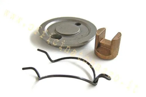 Piattello spingidisco completo di nottolino e molla per frizioni Vespa Largeframe e PX a 6 molle. Verificare il tipo di frizione installato.