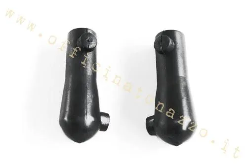 Scarpette in gomma nera F.A. Italia per cavalletto Vespa da 20 mm. Compatibili con GT, GTR, TS, Sprint e Rally; montaggio a pressione.