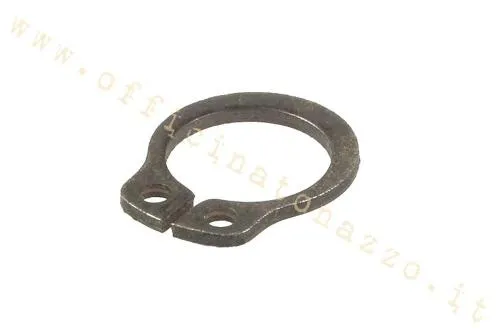Anello Seeger Piaggio 006408 per il gruppo pompa olio delle Vespa PX con miscelatore. Interno 7,4 mm, esterno 9,4 mm, spessore 0,7 mm.