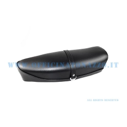 Sella lunga Dieffe P0040 per Vespa 50, 90, Special, Primavera ed ET3. Telaio a molle, similpelle nera e apertura a levetta.