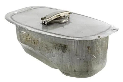 Serbatoio SIP 52500540 in acciaio oliato da 7,45 litri per Vespa Largeframe e PX compatibili, senza miscelatore, rubinetto e guarnizione.