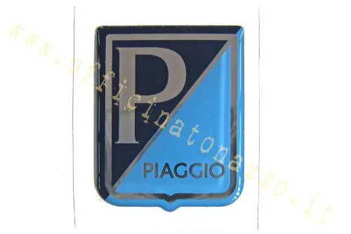 Scudetto CIF 5746 adesivo resinato 38 x 48 mm per lo scudo anteriore di Vespa classiche compatibili. Verificare forma e misura della sede.