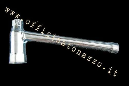 Chiave candela RMS 267000200 da 13×13×21 mm per Vespa 50, 90, Primavera, ET3 e PK compatibili. Verificare esagono e spazio di accesso.