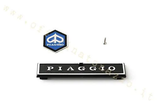Kit CIF 5783 per copristerzo Vespa P, PX e PE prima serie: targhetta Piaggio, scudetto esagonale e vite di fissaggio.