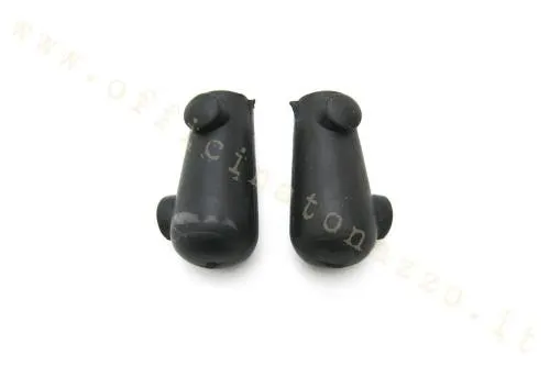 Coppia piedini cavalletto Ariete 00941/F, gomma nera con anima in plastica e foro da 20 mm per Vespa 50, Primavera ed ET3 compatibili.