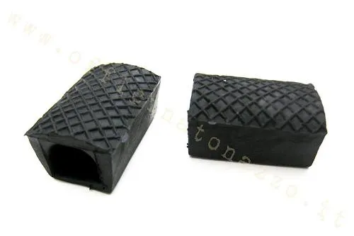 Gommino copripedale freno posteriore per Vespa GT, GTR, TS, GL, Sprint, VNB, GS e Rally. Montaggio a pressione sul pedale compatibile.