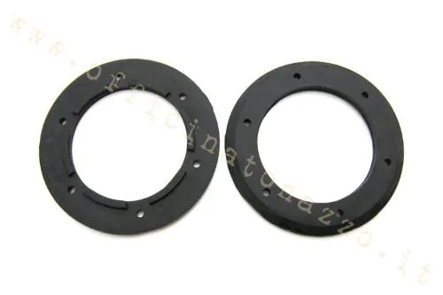 Guarnizione nera clacson Vespa con bordo smussato, 6 fori e Ø54/80 mm. Riferimento Piaggio 120798 comparativo; verificare il clacson.