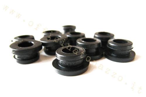 Gommino gancio cofano nero per Vespa 125 - 150 - 160 - 180 - 200 dal 1958> no PX (rif.originale Piaggio 083111)
