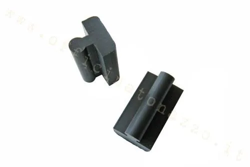 Tampone in gomma 15x24x6 mm per la battuta del settore avviamento Vespa 50 prima serie. Variante stretta, distinta dal tampone 20x24x9 mm.