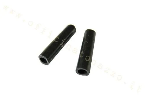 Tubetto RMS per perno cofano Vespa, riferimento Piaggio 024041. Protegge la sede e limita gioco e vibrazioni del cofano laterale.