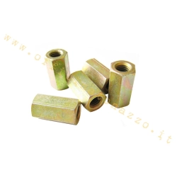 Dado distanziale M8 lungo 32 mm per fissare la cuffia cilindro Vespa 200 cc. Verificare lunghezza: non è la variante M8x24 mm.