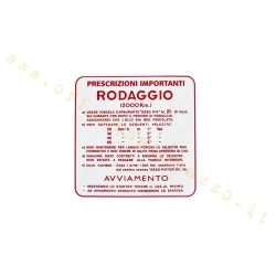 Adesivo rosso norme di rodaggio, 4 marce e miscela al 2%, 139 x 139 mm. Per Vespa VNB5-6, Super, GT/GTR, VBB, GL e Sprint.