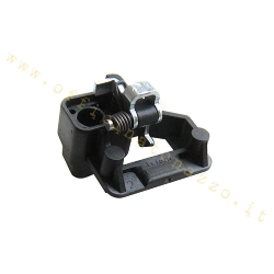 Chiusura sportello laterale per Vespa PK S, SS, Automatica ed ETS compatibili. Nottolino non compreso; riferimento comparativo Piaggio 215268.
