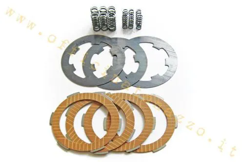 Kit Newfren F1179SMR per frizione Vespa PK a 6 molle: 4 dischi al carbonio, 3 intermedi in acciaio e 12 molle rinforzate.