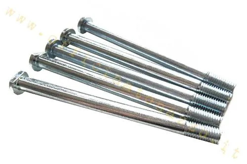 Bullone lungo carter M7x95 con riferimento Piaggio 014565 per Vespa Largeframe compatibili. Controllare posizione e lunghezza prima del montaggio.