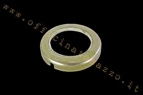 Anello parapolvere Piaggio 243154 con feltro per mozzo posteriore Vespa PX, T5 e Cosa. Misura dichiarata 47x7,5x30 mm; verificare la sede.