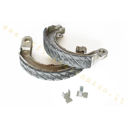 Ganasce freno anteriore Newfren con scanalature per Vespa GT - GTR - TS - GL - Sprint - Sprint Veloce - GS150 VS1T>5T - GS160 - 180SS - 180/200 Rally