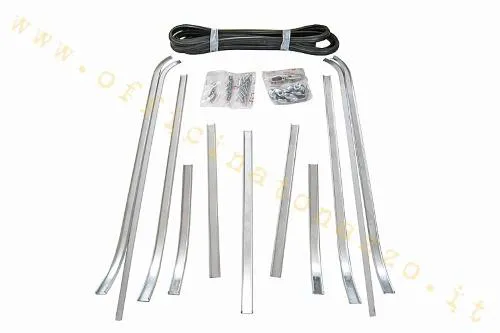Kit completo CIF 5378-K per la pedana di Vespa 150 GS VS2-VS5 1956-1961, con strisce, inserti, terminali e ribattini di fissaggio.