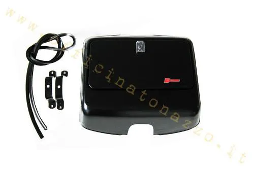 Bauletto Faco 0100 in metallo nero con serratura e guarnizione per Vespa 50, 90, Primavera ed ET3. Richiede due staffe 0101, non comprese.
