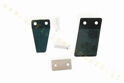 Kit di riparazione con lamelle elastiche, piastre e ribattini per il richiamo dell'ingranaggio interno di avviamento delle Vespa Largeframe d'epoca da VNA a Rally.