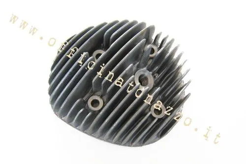 Testa Polini 211.0009 in alluminio per gruppo termico 177 cc in corsa 57 mm, con candela a filetto corto, per Vespa Largeframe compatibili.