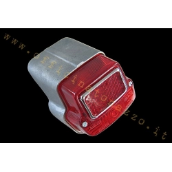 Fanale posteriore SIEM 4543 in metallo con portalampada per Vespa 50 V5A1T prima serie 1963-1964. Rif. GRABOR FP103 e Piaggio 78872.