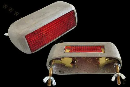 Fanale posteriore completo SIEM FP108 con corpo metallico per Vespa 125 V32T e V33T del 1951-1952; riferimento Piaggio 014936.