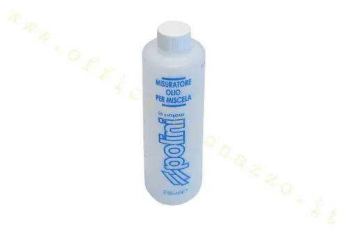 Misurino Polini 121.500 da 250 ml con tappo e scale miscela 1-7% per dosare l'olio dei motori 2T. GTIN 8054705009747.