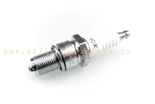 Candela NGK B8ES, stock 2411: M14x1,25, filetto 19 mm, esagono 20,8 mm, grado termico 8, sede piana e costruzione non resistiva.