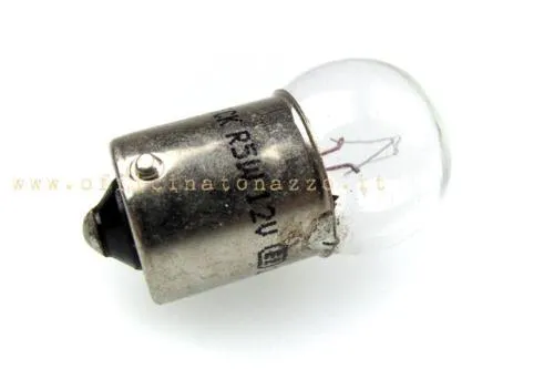 Lampada sferica 12 V 5 W a innesto a baionetta per portalampada Vespa compatibili. Verificare zoccolo, pioli, tensione e potenza prima del montaggio.