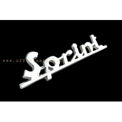 Targhetta Sprint CIF 5735-A in alluminio cromato, 80x24 mm, con due perni e interasse 64,58 mm per Vespa 150 Sprint e Sprint Veloce.