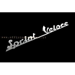 Scritta posteriore traforata Sprint Veloce per Vespa 150 VLB1T, interasse pioli 152,21 mm. Confrontare fori e grafica originali.