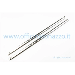 Coppia listelli in acciaio inox per fissare il tappetino del tunnel centrale Vespa PX e PE. Viti non dichiarate nella fornitura.