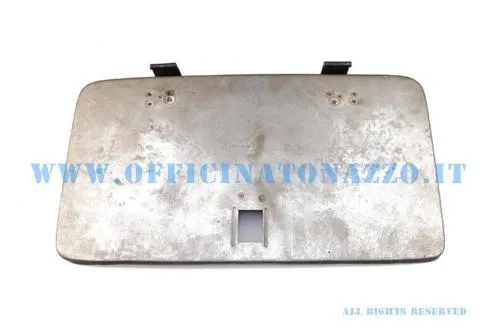 Sportello bauletto SIP in lamiera grezza oliata per Vespa PX Arcobaleno/EFL, '98, MY e T5. Da verniciare e registrare sul vano prima della finitura.
