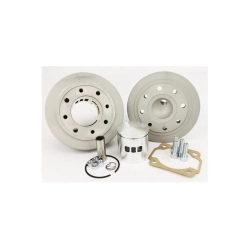 Gruppo termico Pinasco 25030790 in alluminio Ø55 mm per Vespa 125 Primavera ed ET3, con sette travasi, testa a otto fissaggi e pistone monofascia.