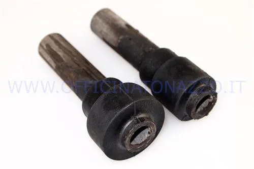 Coppia di silent block traversa motore per Vespa PX 80-150, Sprint, GT, GTR, TS, GL, VNB, VBA e VBB. Ricambio anteriore in gomma e metallo.