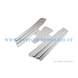 Tappetino centrale in gomma grigia per Vespa GT, GTR, TS, GL, Sprint, Rally, Super, VNB, VBB e SS180 compatibili.