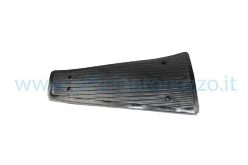 Tappetino centrale rigido in plastica nera per Vespa PX Arcobaleno e T5, sagomato per proteggere il tunnel. Verificare fori e fissaggi presenti.