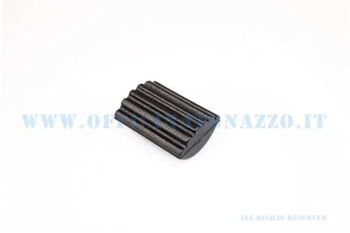 Gommino nero Ariete 00551/D per pedale freno Vespa PK, HP e PX dal 1994. Compatibile con riferimento Piaggio 266299; ricambio aftermarket.