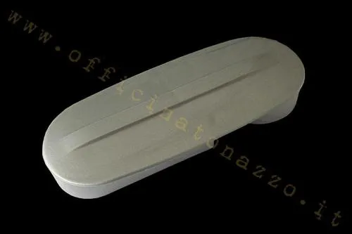 Coprimozzo CIF in plastica grigia per Vespa P e PX prima serie con perno anteriore da 16 mm. Verificare misura e forma sulla forcella.