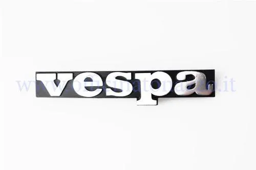 Targhetta anteriore Vespa in alluminio per PK e PK XL compatibili, con due perni e interasse nominale 58 mm. Verificare la foratura.