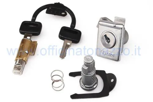 Serratura bloccasterzo lunga con guida da 4 mm e cilindretto da 12,12 mm per Vespa 50, Primavera, ET3, GT, GTR, TS, Sprint e Rally compatibili.
