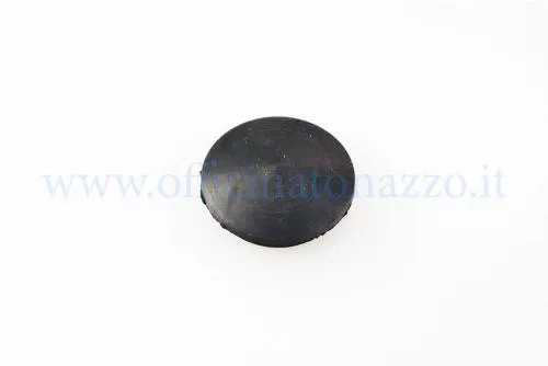 Tappo nero in gomma per il mozzo e rinvio contachilometri di Vespa 50, 90, Primavera ed ET3. Ricambio a pressione per sede compatibile.