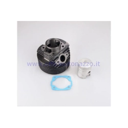 Cilindro RMS 100080420 in ghisa, 125 cc, alesaggio 55 mm, corsa 51 mm e tre travasi per Vespa PK 125 e Smallframe compatibili. Testa esclusa.