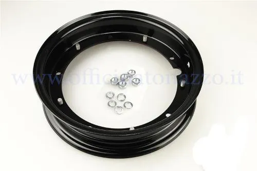 Cerchio ruota nero in acciaio per Vespa da 10 pollici con pneumatici 3.00-10 o 3.50-10. Verificare mozzo, fissaggi e tipo di montaggio.