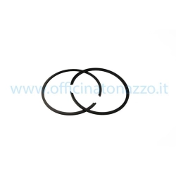 Coppia di segmenti Pinasco 25173467 Ø 42 mm per pistoni e cilindri compatibili di Piaggio Ciao e Si. Verificare profilo e cave prima del montaggio.